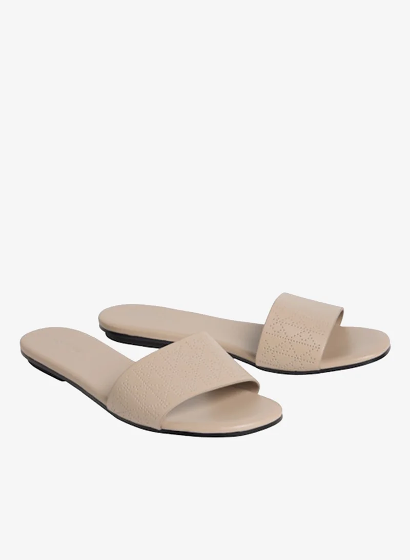 كالفن كلاين صنادل فينو سهلة الارتداء